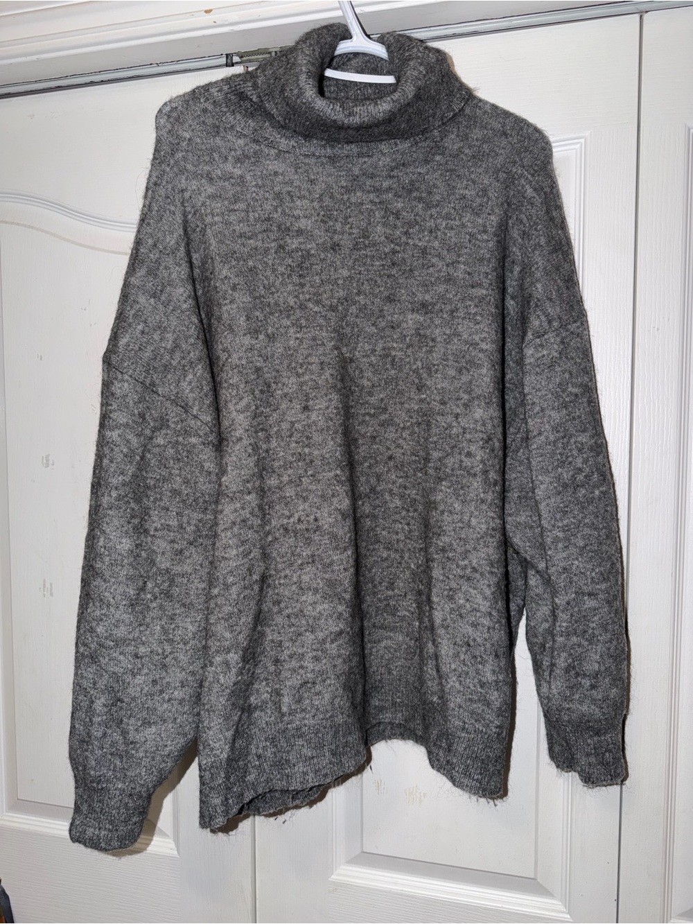 Woman's Zara Grey Turtleneck Sweater - Oversized Cozy